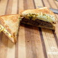 Рецепт Сэндвичей с колбасой и халапеньо