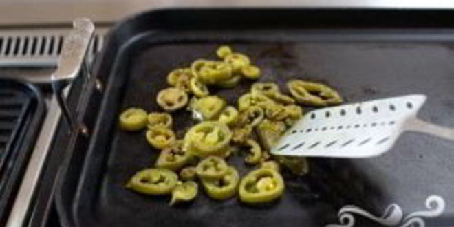 Рецепт сэндвичей с колбасой и халапеньо