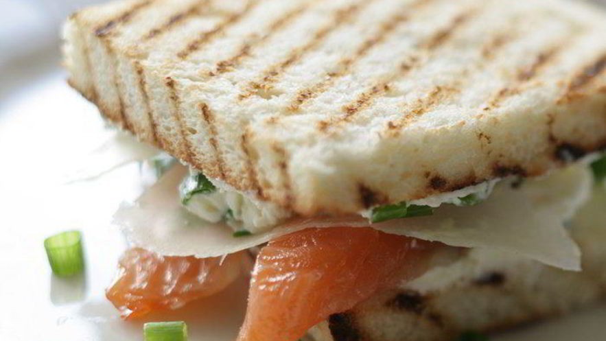 Рецепт сэндвичей с семгой и сливочным сыром