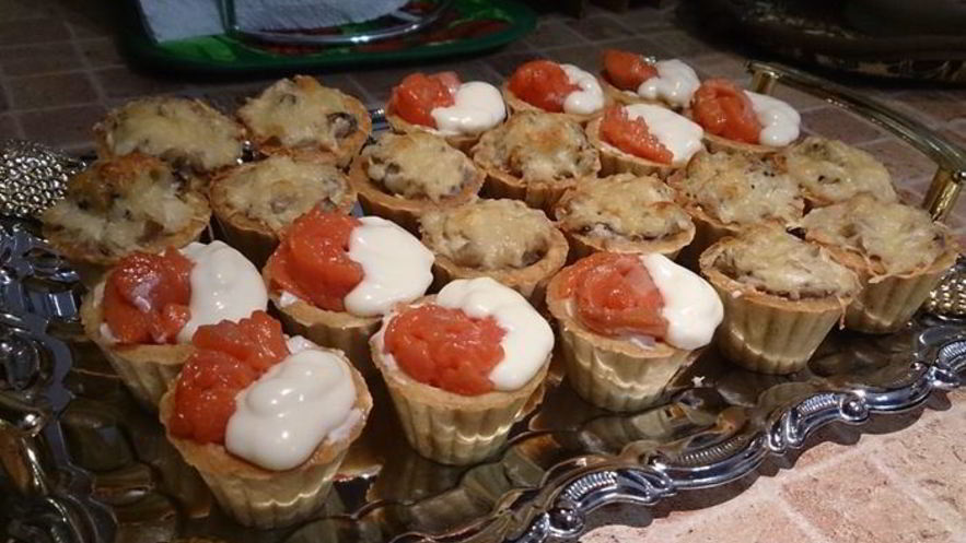 Рецепт семги в тарталетках с сырным соусом