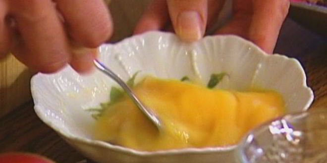 Рецепт тарталеток с грушами, грецкими орехами и голубым сыром