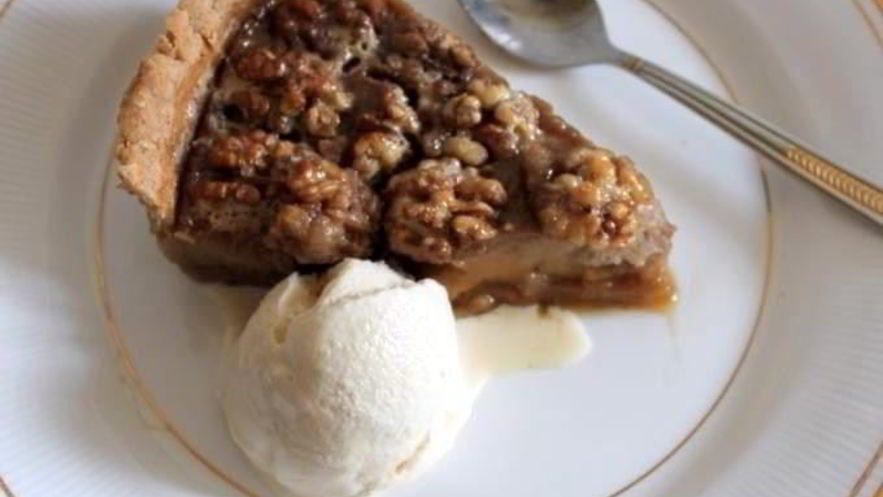 Рецепт бананового тарта с медом и грецкими орехами