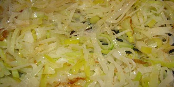 Рецепт тарта 3 сыра с пореем, балыком и оливками