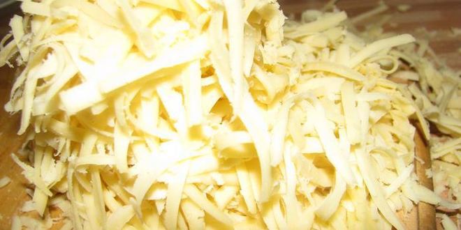 Рецепт тарта 3 сыра с пореем, балыком и оливками