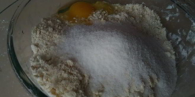 Рецепт тарта с черникой и нежным кремом в мультиварке