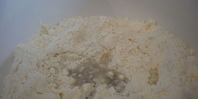 Рецепт тарта с креветками и луком-пореем