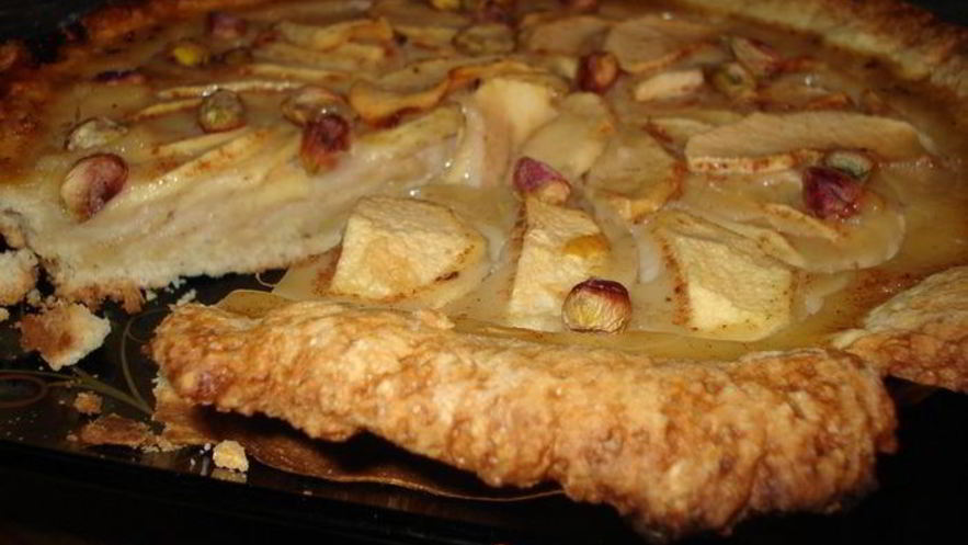 Рецепт тарта с яблоками и медовой заливкой