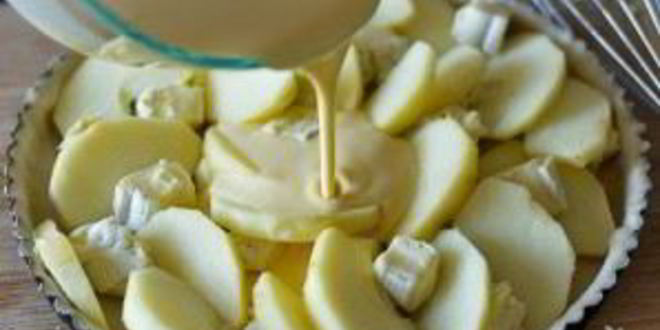 Рецепт тарта с яблоками и сыром