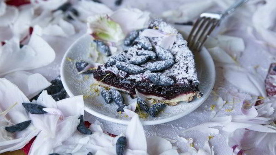 Рецепт тарта с жимолостью