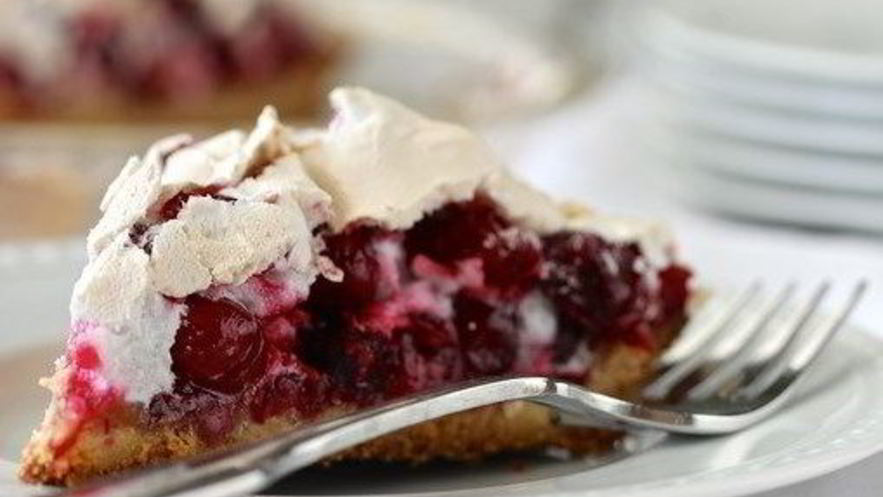 Рецепт вишневого тарта с безе