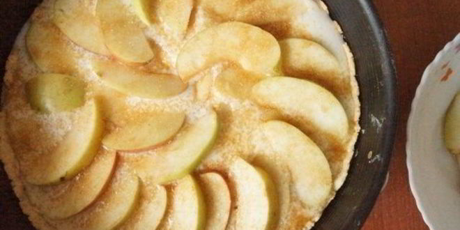 Рецепт яблочного тарта с ванильным кремом