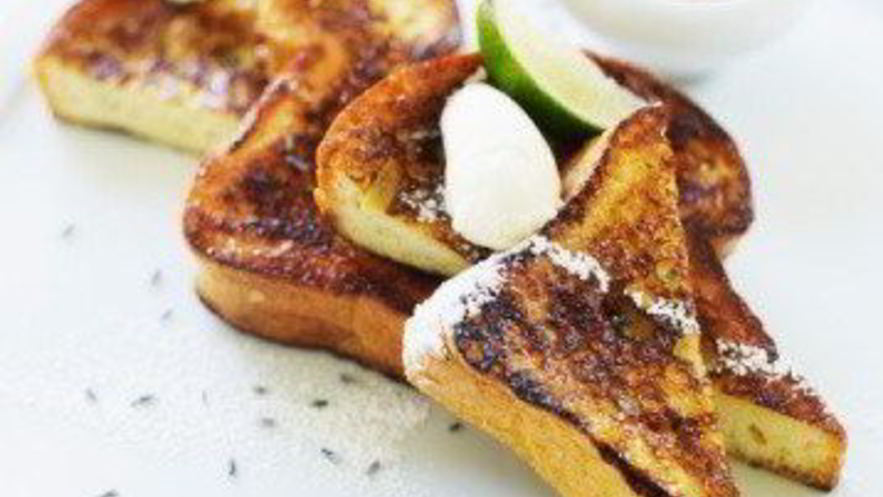 Рецепт французских тостов с чернично-лимонной начинкой