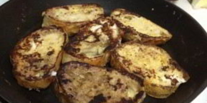 Рецепт французских тостов с яблоками и сливами