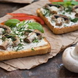 Рецепт Хрустящих тостов с грибами