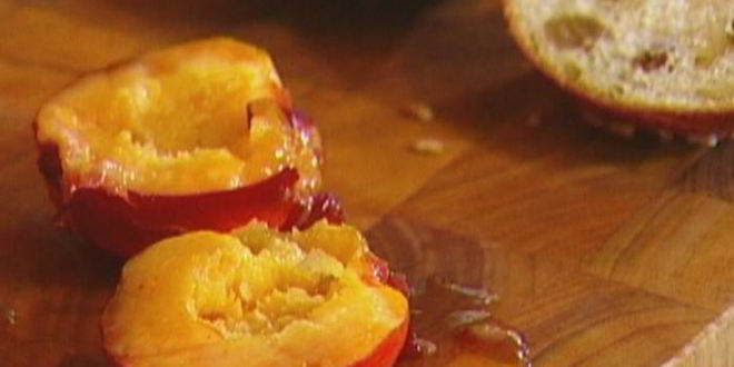 Рецепт коричных тостов с нектаринами на гриле