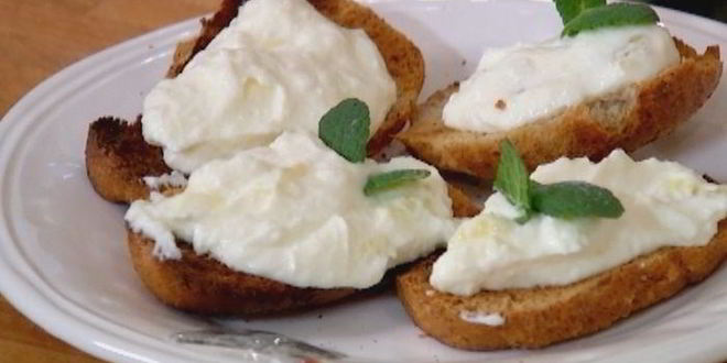 Рецепт лимонного творожка на тосте