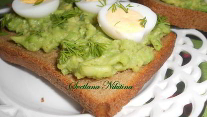 Рецепт Ржаных тостов с авокадо