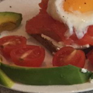Рецепт Тоста с семгой и яйцом-пашот