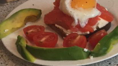 Рецепт Тоста с семгой и яйцом-пашот