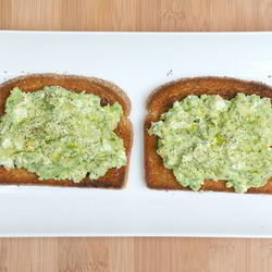 Рецепт Тостов с авокадо и сыром