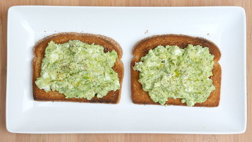 Рецепт тостов с авокадо и сыром