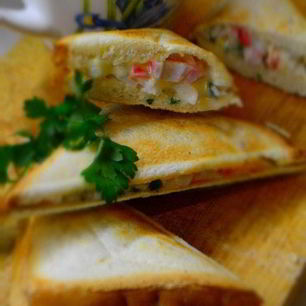 Рецепт Тостов с сыром и крабовыми палочками