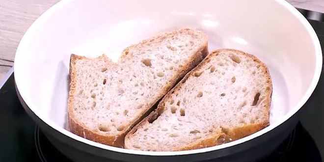 Рецепт тостов со свеклой, фисташками и йогуртовой заправкой