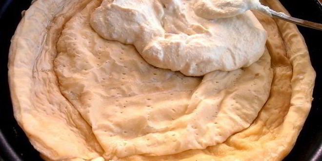 Рецепт глазуньи в съедобной сковородке