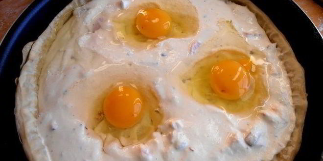 Рецепт глазуньи в съедобной сковородке