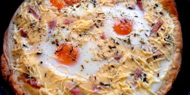 Рецепт глазуньи в съедобной сковородке