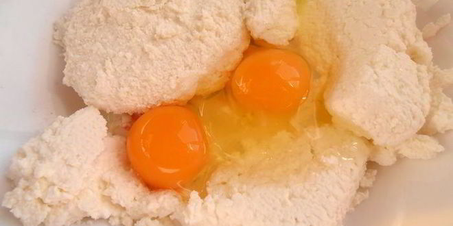 Рецепт глазуньи в съедобной сковородке