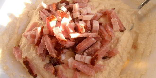 Рецепт глазуньи в съедобной сковородке