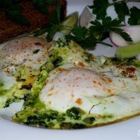 Рецепт Весенней яичницы со шпинатом