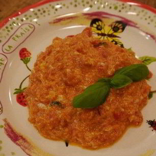 Рецепт Яичницы-болтуньи с помидорами и базиликом