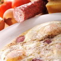 Яичница-глазунья с колбасой