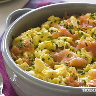 Рецепт Яичницы с копченым лососем