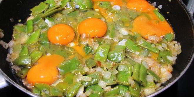 Рецепт яичницы с плоской стручковой фасолью