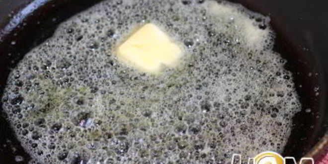 Рецепт яичницы с помидорами и чесноком