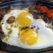 Рецепт Яичницы с шампиньонами и помидорами