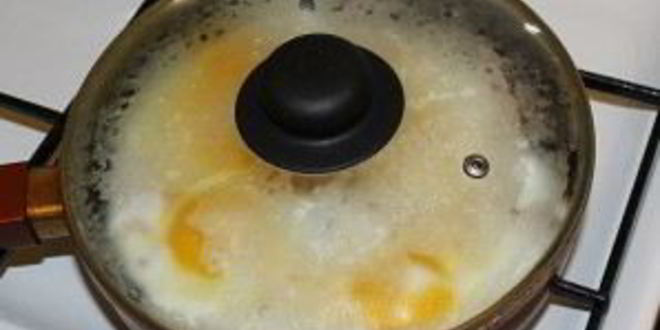 Рецепт яичницы с сыром плавленным