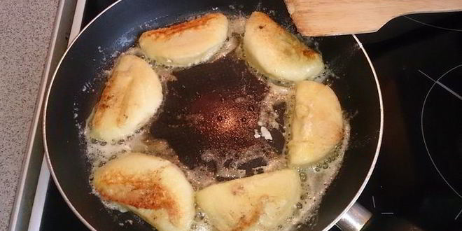 Рецепт яичницы с жареным сыром сулугуни