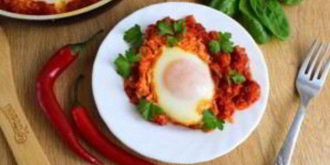 Рецепт яичницы в томате по-африкански