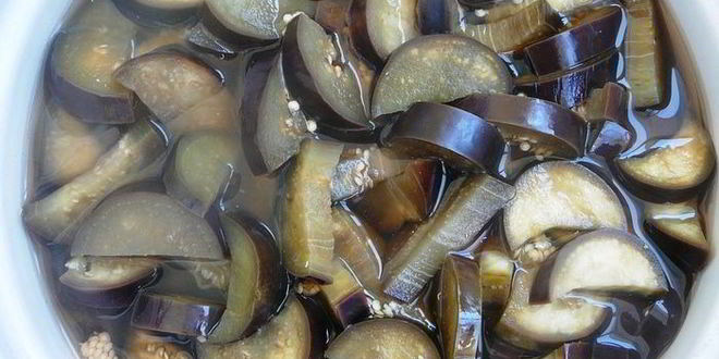 Рецепт закуски из маринованных баклажанов