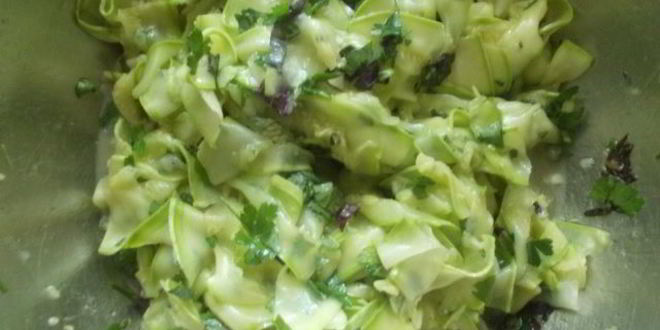 Рецепт закуски из маринованных кабачков с медом и чесноком