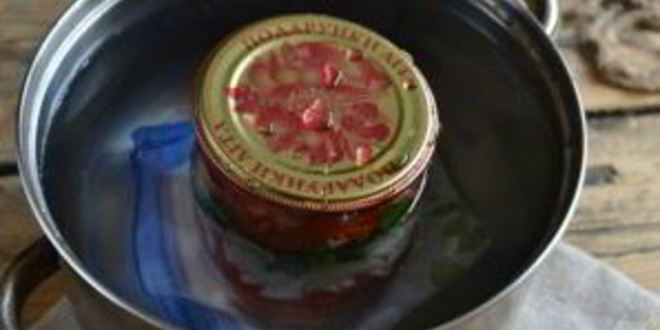 Рецепт закуски из помидоров с луком на зиму