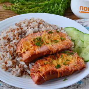 Рецепт Запеченных сосисок с гречкой и рисом